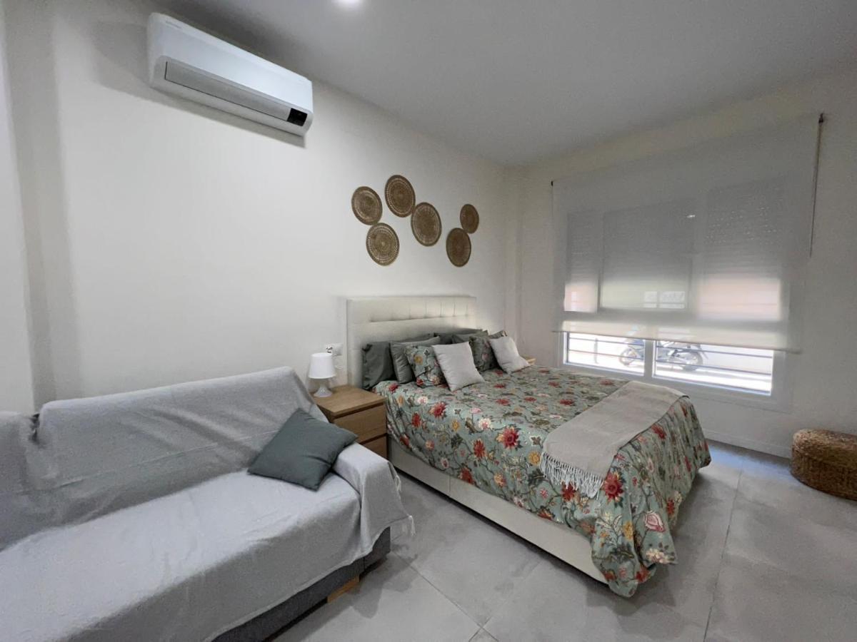 Centro Estudio Trinidad Malaga 3 ภายนอก รูปภาพ