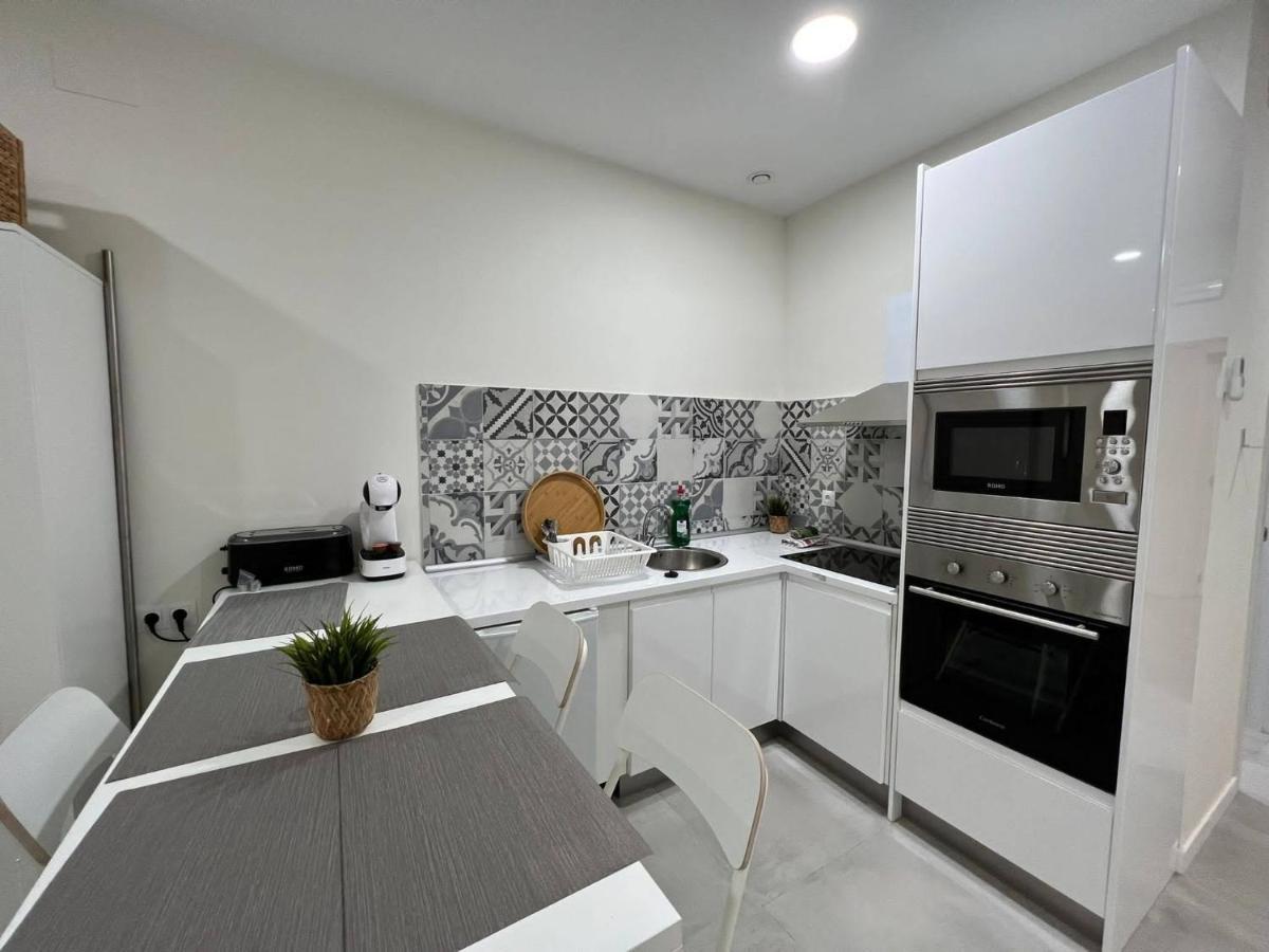 Centro Estudio Trinidad Malaga 3 ภายนอก รูปภาพ